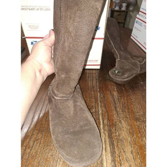 Size 7 Bearpaw 612W-Emma Tall Suede Sheepskin Lined Wool Boots - Picture 8 of 12